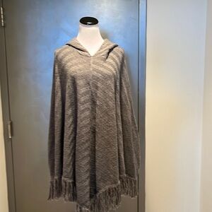 Woman’s Pancho grey, one size friponne Paris